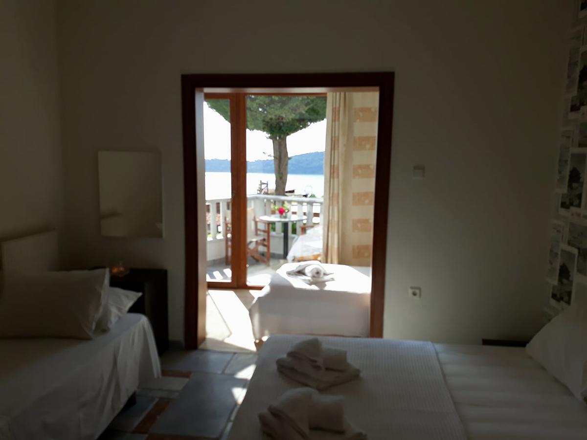 Kinira Beach Hotel エクステリア 写真