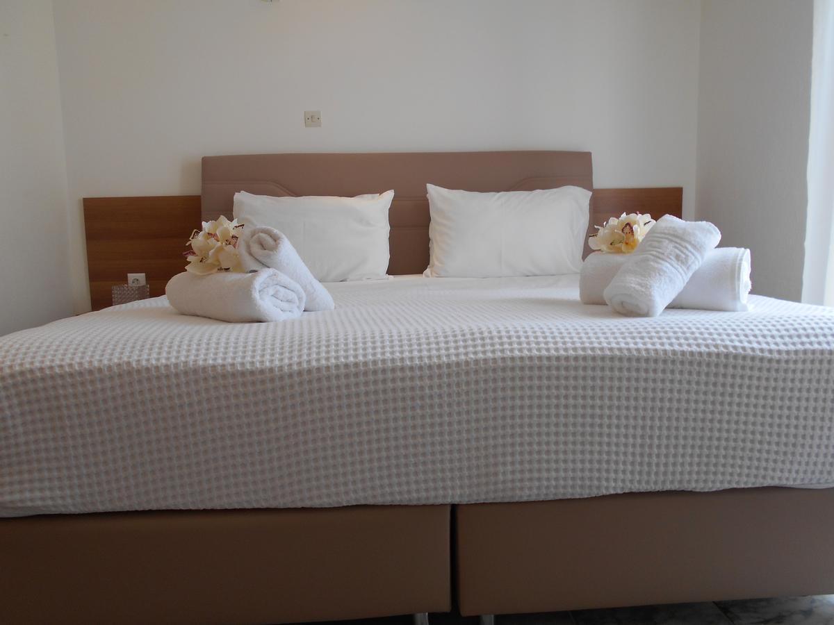 Kinira Beach Hotel エクステリア 写真